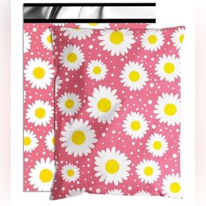 🔥*Buy Now Priced* (20) Pink with White Daisies Polymailer 14.5”x19”